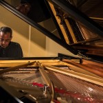 Paul Hanmer im Gespräch.