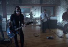 Foo Fighters – Sonic Highways, Drinks und Kippen