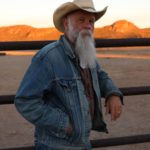 SEASICK STEVE – Keepin‘ The Horse Between Me And The Ground