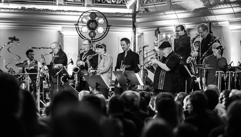 Mandoki berlin 1703059F9F5203