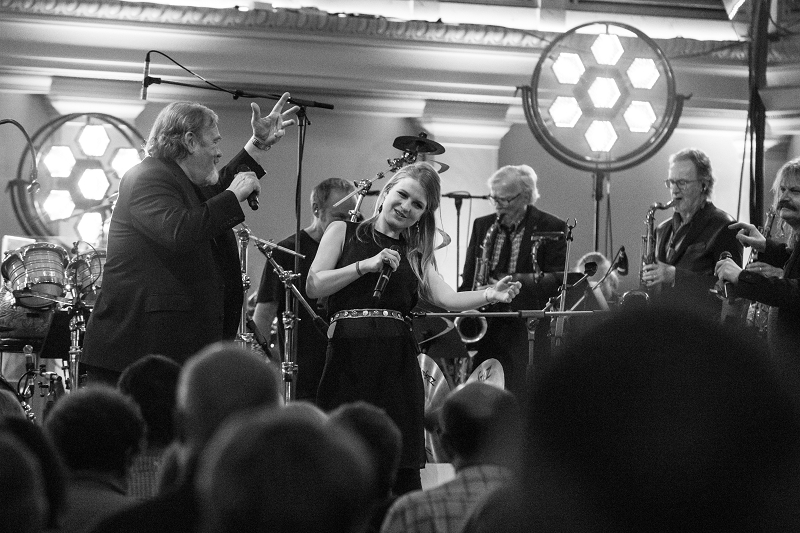 Mandoki berlin 1703059F9F5207